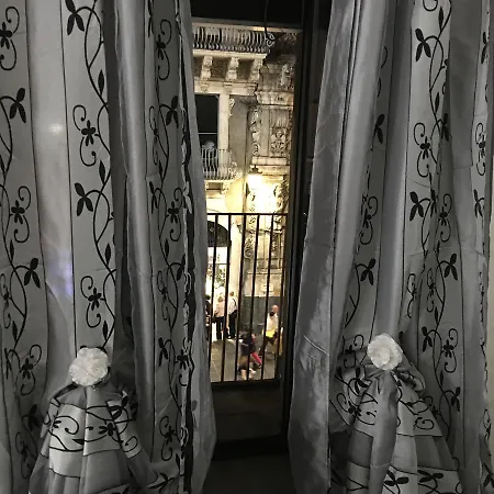 Etnea Palace Oda ve Kahvaltı 3*