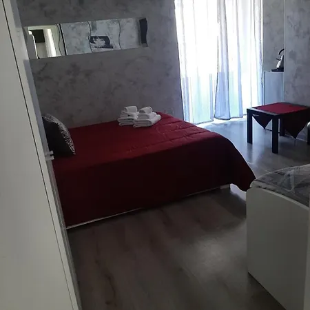 Etnea Palace Alojamento de Acomodação e Pequeno-almoço 4*