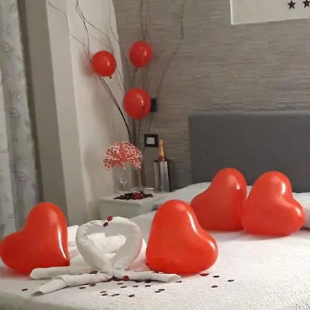 Etnea Palace לינה וארוחת בוקר 4*