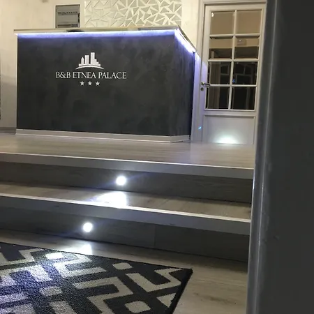 Alojamento de Acomodação e Pequeno-almoço Etnea Palace