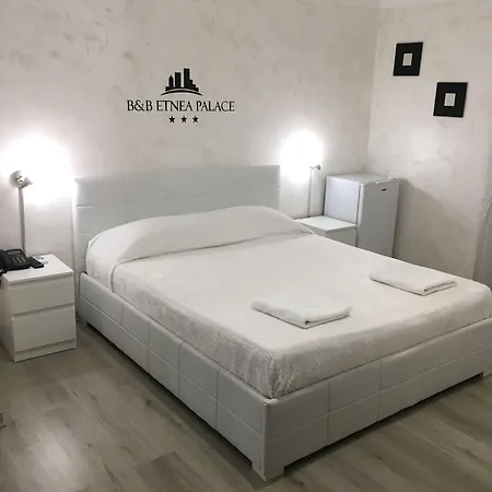 Etnea Palace Alojamento de Acomodação e Pequeno-almoço 4*