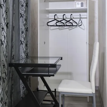 Alojamento de Acomodação e Pequeno-almoço Etnea Palace Catânia