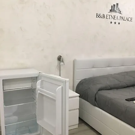 Alojamento de Acomodação e Pequeno-almoço Etnea Palace Catânia