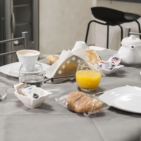 Alojamento de Acomodação e Pequeno-almoço Etnea Palace 4*