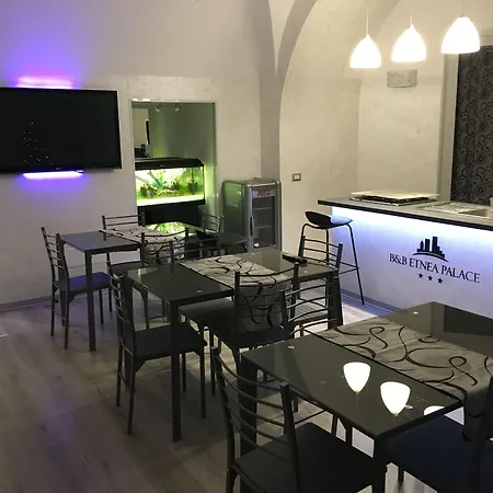 Alojamento de Acomodação e Pequeno-almoço Etnea Palace Catânia