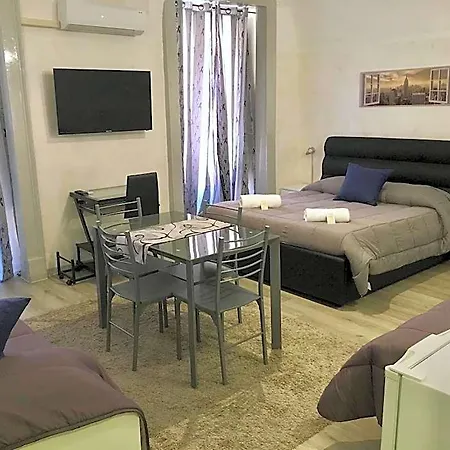 Etnea Palace לינה וארוחת בוקר 4*