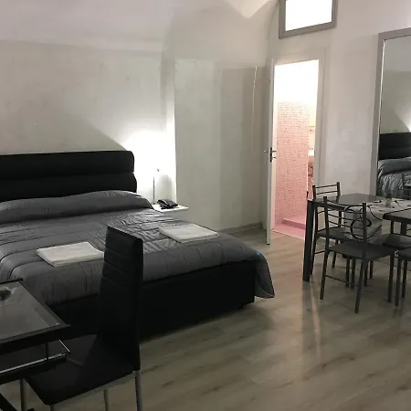 Alojamento de Acomodação e Pequeno-almoço Etnea Palace 4*