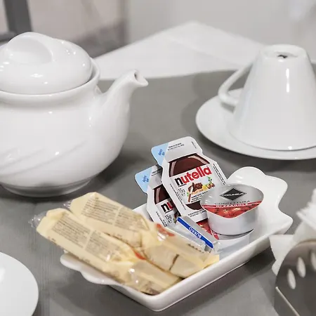 Alojamento de Acomodação e Pequeno-almoço Etnea Palace